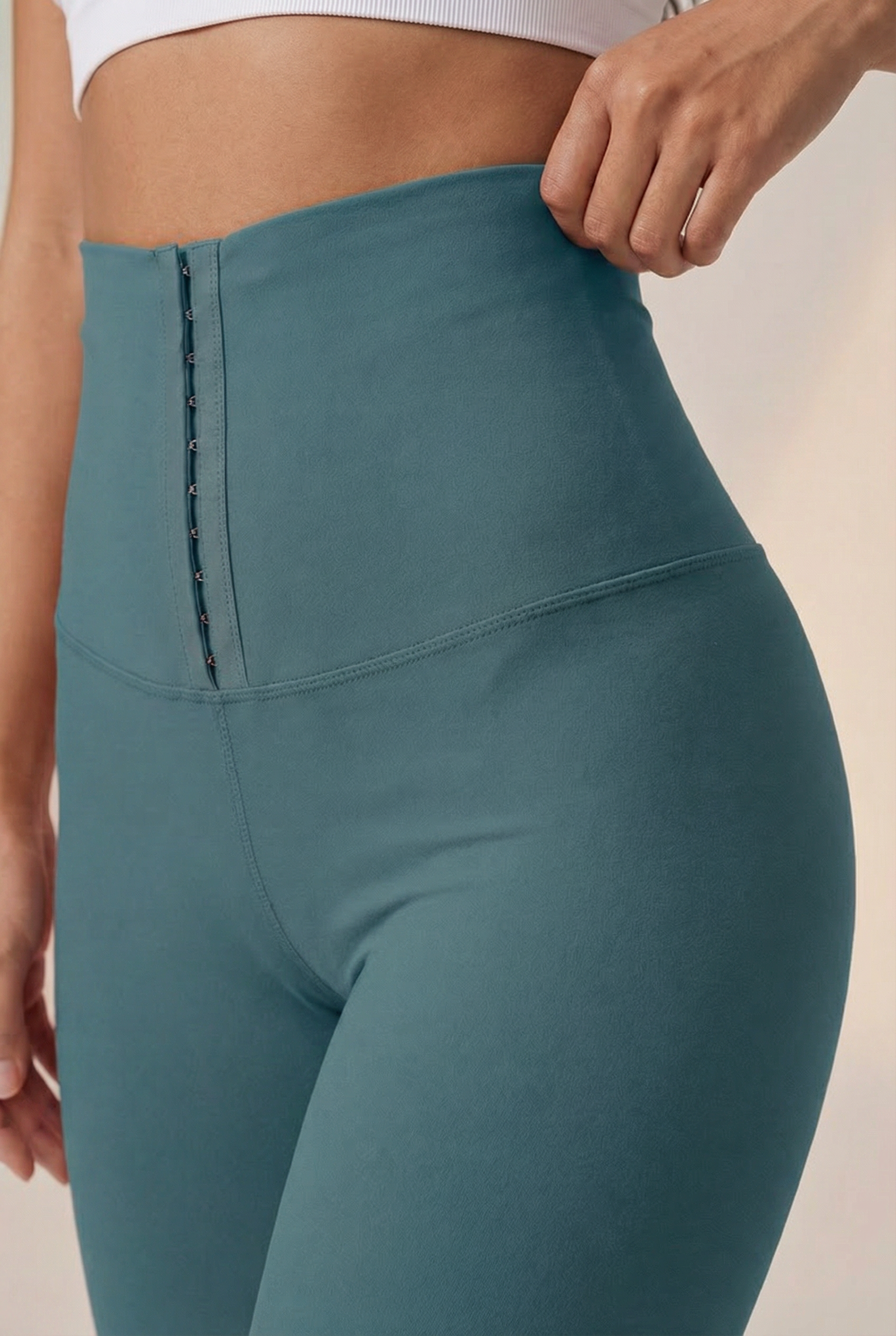 Contour Hook-Front High-Waist Legging