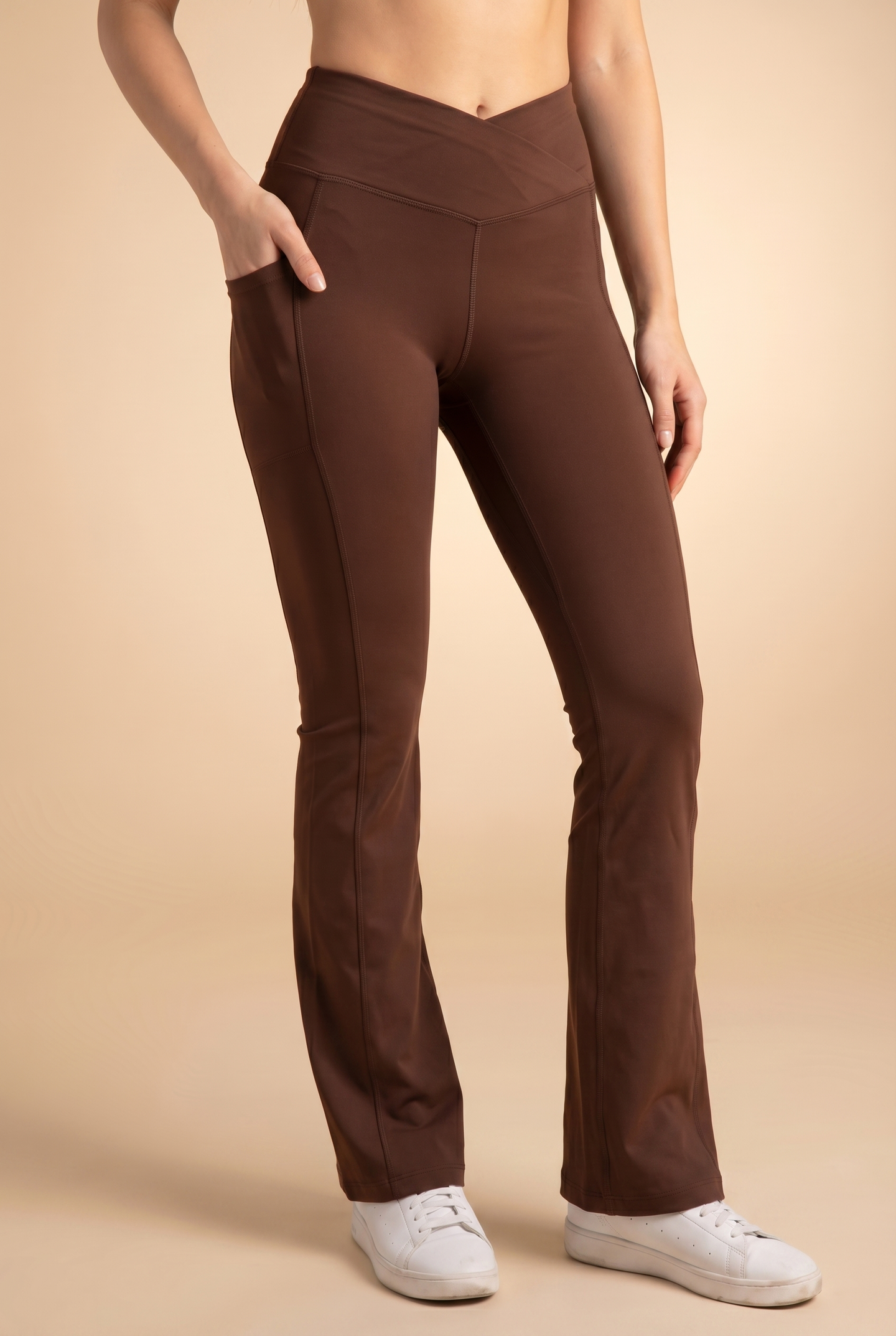 SoftTouch Pocket V-Waist Flare Legging