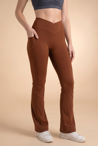 SoftTouch Pocket V-Waist Flare Legging