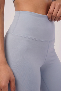 Contour High-Waist Capri Legging