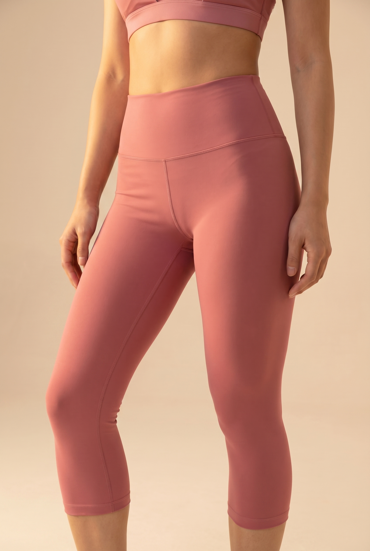 Contour High-Waist Capri Legging